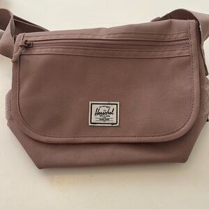 Herschel Crossbody bag in Mauve